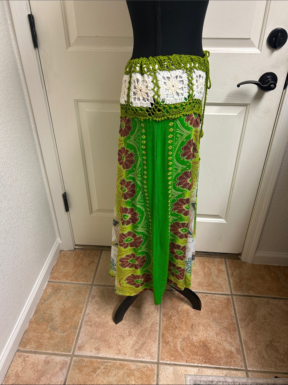 AREEWAN SHOP Green Crochet Waist Boho Maxi Skirt, Medium, 100% Cottons - Picture 4 of 9